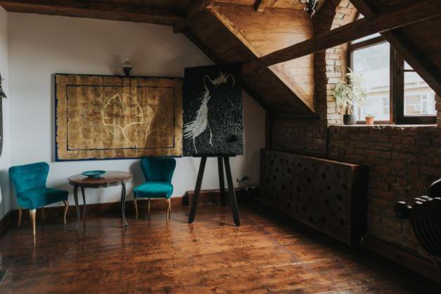 Gallery Loft *
